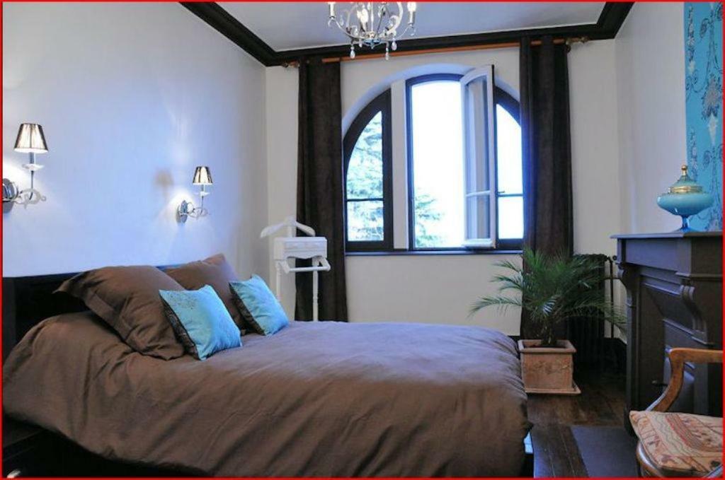Villa Castel Maison-Table D'Hotes & Jardin-Refuge De Biodiversite Rillieux-la-Pape エクステリア 写真