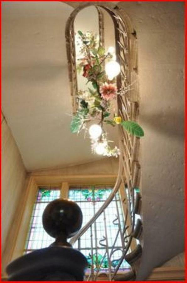 Villa Castel Maison-Table D'Hotes & Jardin-Refuge De Biodiversite Rillieux-la-Pape エクステリア 写真